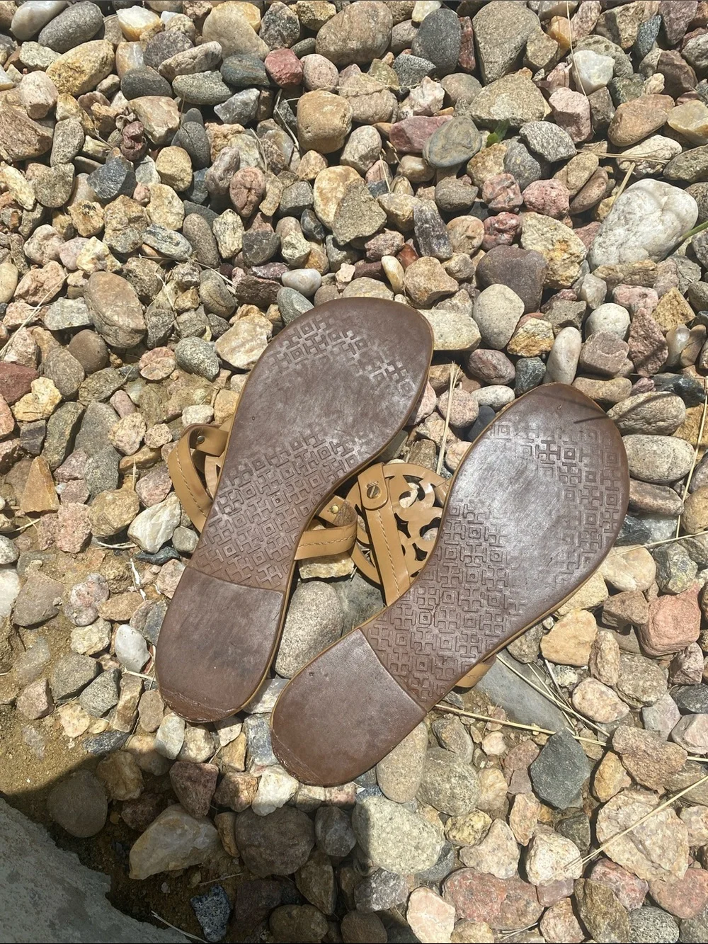 Tory Burch Tan Leather Logo Thong Sandals - Picture 4 of 8